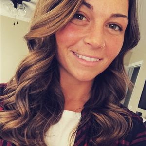 Meet your Posher, Chloe